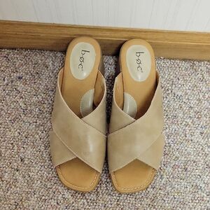 b.o.c. Women's Tan Sandals Sz 8 New Without Tags. Leather Upper